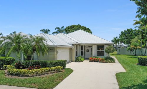 2161 Mayflower Dr, Palm City, FL 34990-7536