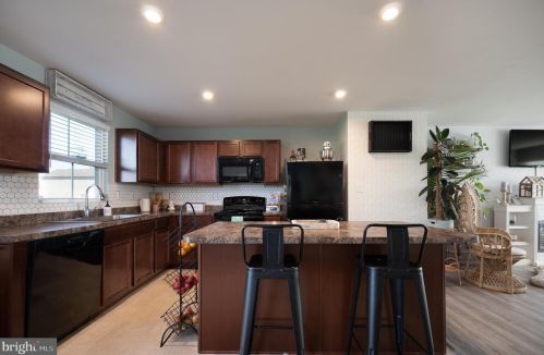 318 Bluecoat St, Dover DE  19901-8862 exterior