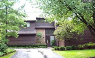3 Roxbury Ct, Cleveland, OH 44122-7519
