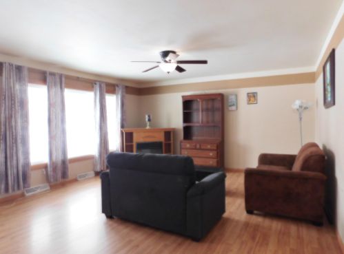 6386 Scenic Dr, West Bend, WI 53095-3515