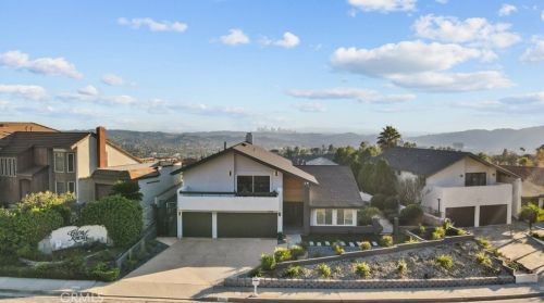 1130 Old Phillips Rd, Glendale, CA 91207-1112