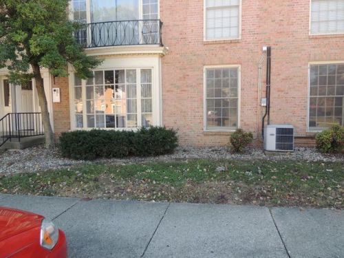504 Highwood Dr, Louisville, KY 40206-3270