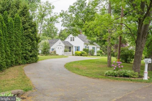 501 Rosedale Dr, Pottstown PA  19464-2909 exterior