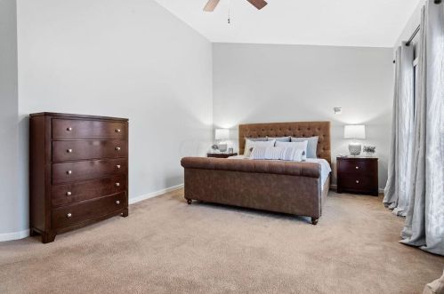 2856 Crosshurst Ct, Darbydale OH  43123-8087 exterior