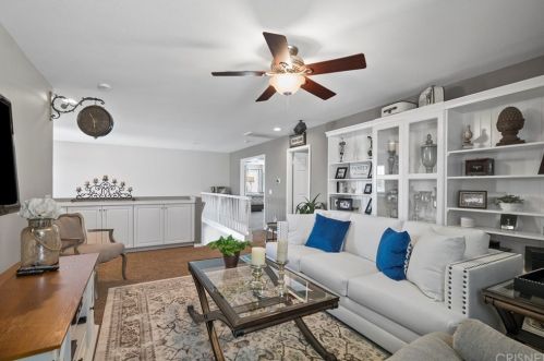 28531 Redwood Canyon Pl, Santa Clarita CA  91390-5723 exterior