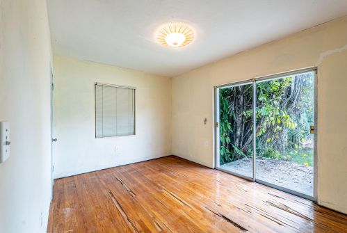 60 Olive Dr, Hialeah FL  33010-5212 exterior