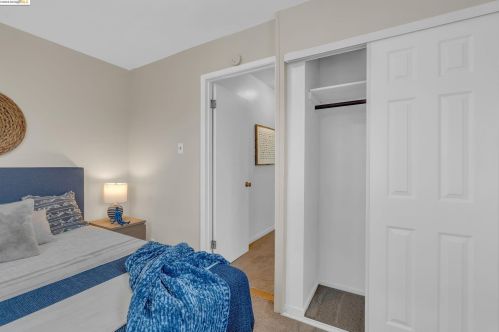 1042 Foothill Blvd, Oakland CA  94606-3016 exterior