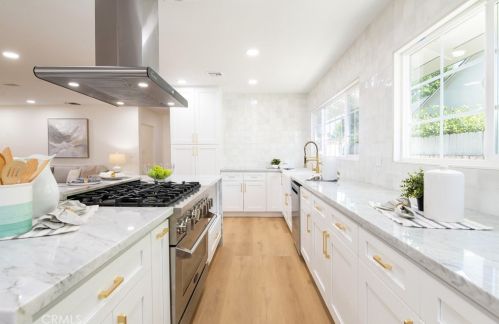 2809 Josie Ave, Long Beach CA 90808-4106 exterior