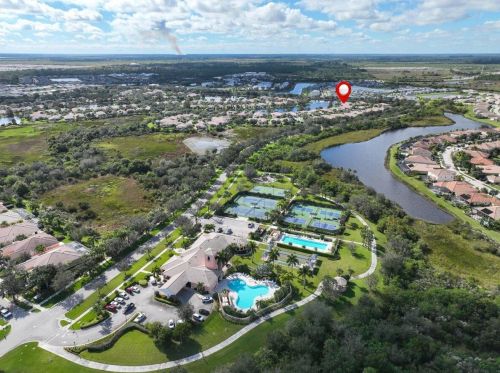 10652 Hartwick Dr, Fort Pierce FL  34987-1923 exterior