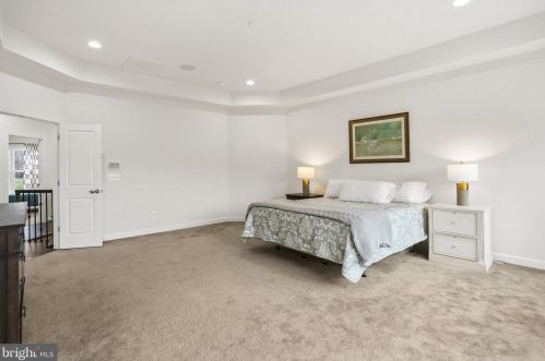 10244 Forest Lake Dr, Great Falls VA  22066-3609 exterior