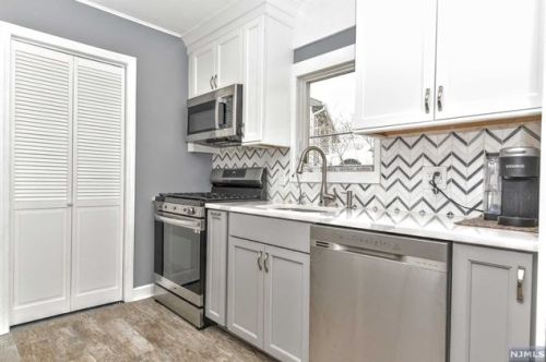 128 Third St, Mahwah NJ  07430-1253 exterior