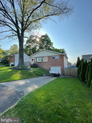 904 Division Ave, Willow Grove, PA 19090-2803