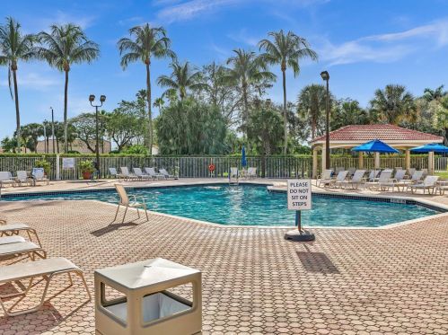 6090 Lake Hibiscus Dr, Delray Beach FL  33484-4617 exterior