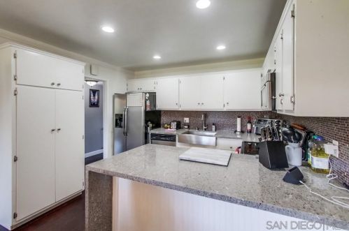3241 Loma Riviera Dr, San Diego, CA 92110-5511