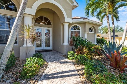 1404 13th Ter, Cape Coral, FL 33909-1556