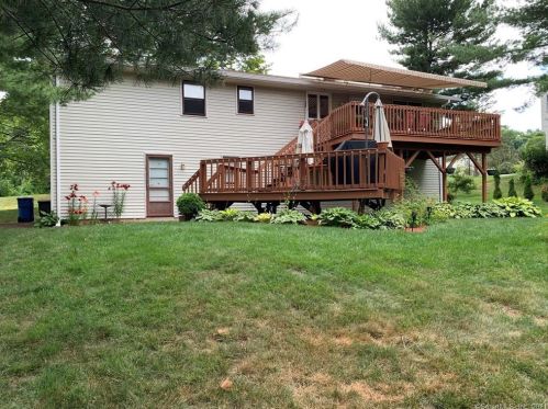 40 Huckleberry Ln, Manchester, CT 06040-6928