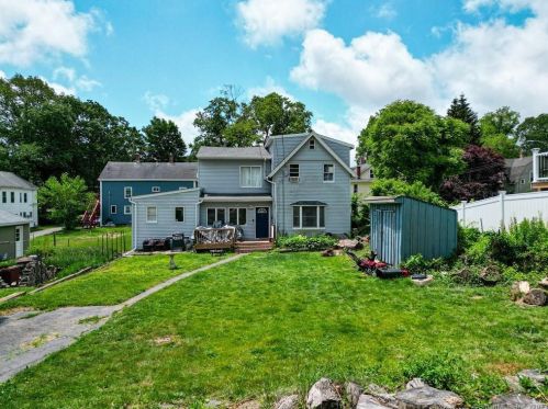 98 5th St, Norwich, CT 06360-3934