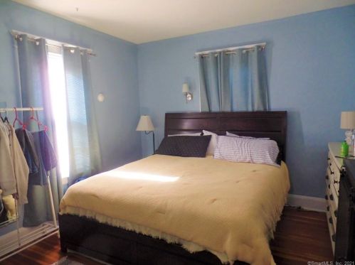 71 Merchant St, Bridgeport CT  06604-2214 exterior