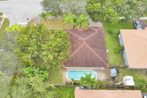 955 26th Ave, Hollywood FL  33020-5706 exterior