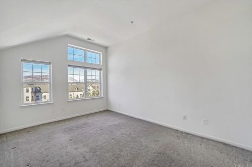 122 Northview Ct, Peekskill NY  10566-4439 exterior