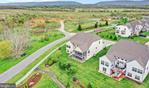 315 Lewis Washington Dr, Charles Town WV  25414-5666 exterior