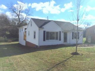 2210 Wiggins St, Burlington, NC 27215-7226