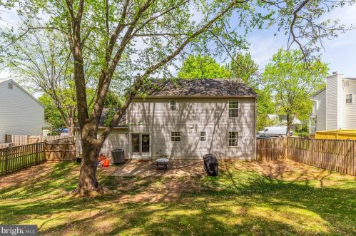 6111 Plainville Ln, Woodbridge VA  22193-3935 exterior