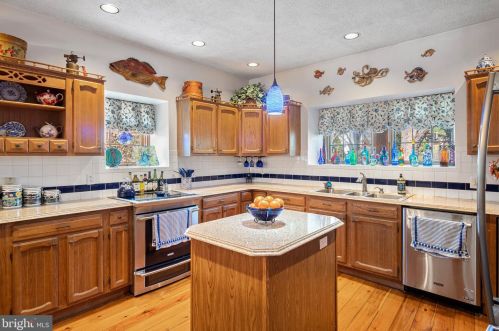 222 Longspur Dr, Wilmington DE  19808-4363 exterior