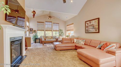 172 Huntington Dr, Jackson Twp NJ  08527-4789 exterior