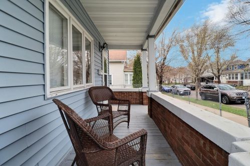 798 Cook Ave, Saint Paul, MN 55106-3109