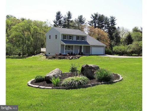 704 Manor Rd, Marsh, PA 19520-9473