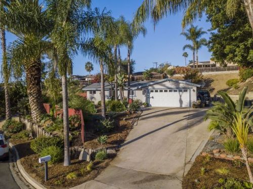 710 Earth Dr, Vista, CA 92083-5504