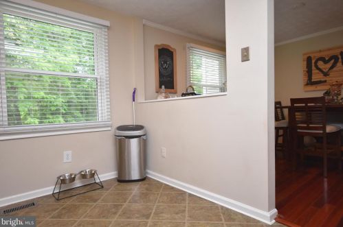 1630 Poplar Grove Dr, Herndon VA  20194-1738 exterior