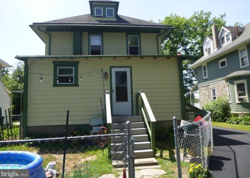 855 13th Ave, Prospect Park, PA 19076-1902
