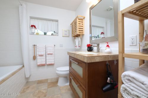 1202 Chula Vista Rd, Tucson AZ  85704-3008 exterior