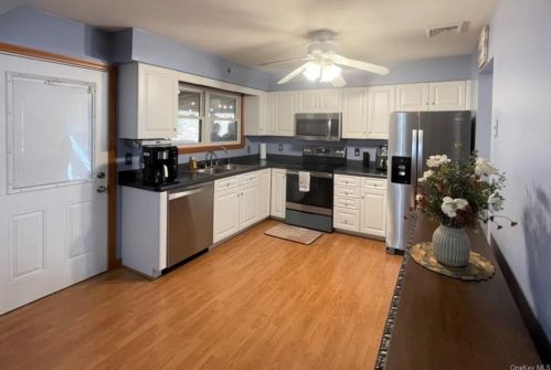 18 Tulip Rd, Mahopac NY  10541-5422 exterior