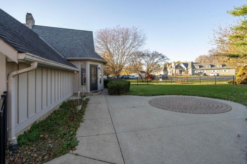 1224 Countryside Dr, Washington Ch OH  43160-1804 exterior