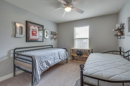 4020 Lone Star Ln, Denton TX  76210-3499 exterior