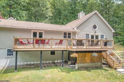 111 Andover Mohawk Rd, Andover NJ  07821-5004 exterior