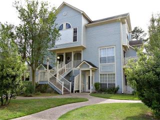 3213 Audubon Trce, New Orleans, LA 70121-1563