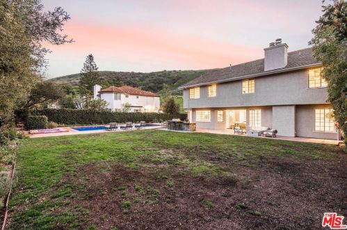 29646 Ridgeway Dr, Calabasas CA  91301-4147 exterior