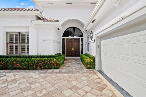 2821 Bent Cypress Rd, West Palm Beach, FL 33414-7074