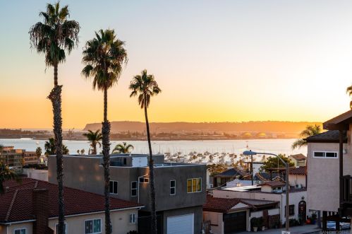 2525 Brant St, San Diego, CA 92101-1325