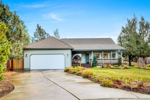2093 Holw Tree Ln, Bend OR  exterior