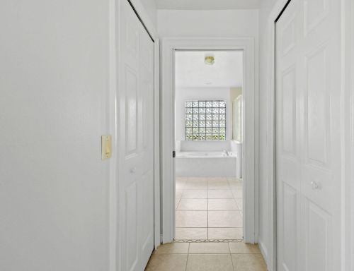 1698 Mockingbird Dr, Fort Pierce FL  34986-2045 exterior