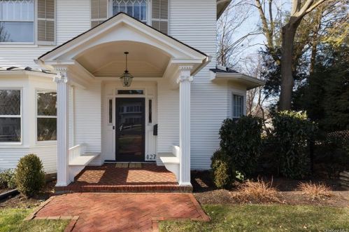 427 Fowler Ave, New Rochelle, NY 10803-2519