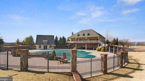 101 Brookside Ln, Gettysburg PA  17325-2026 exterior