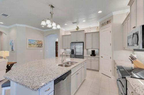 1017 Stoney Creek Dr, Lakeland FL  33811-2329 exterior