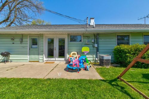 2949 Irwin Ave, Darbydale OH  43123-2309 exterior