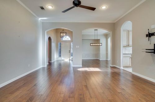 713 Sierra Ln, Lewisville TX  75028-7186 exterior